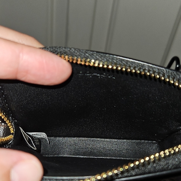 Coach NWOT Zip Around Signature Wallet - Picture 4 of 5